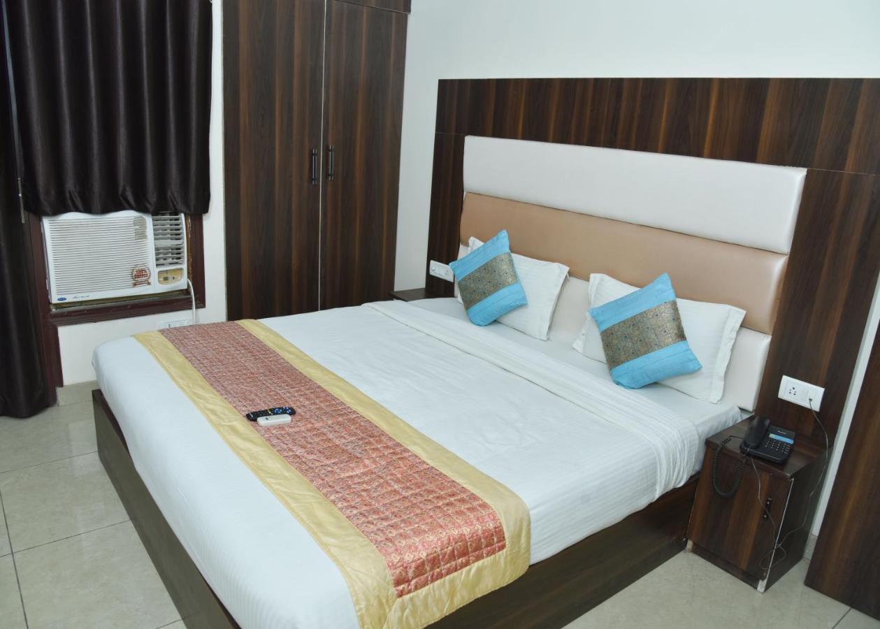 Hotel Classic Plaza At Delhi Airport ניו דלהי מראה חיצוני תמונה